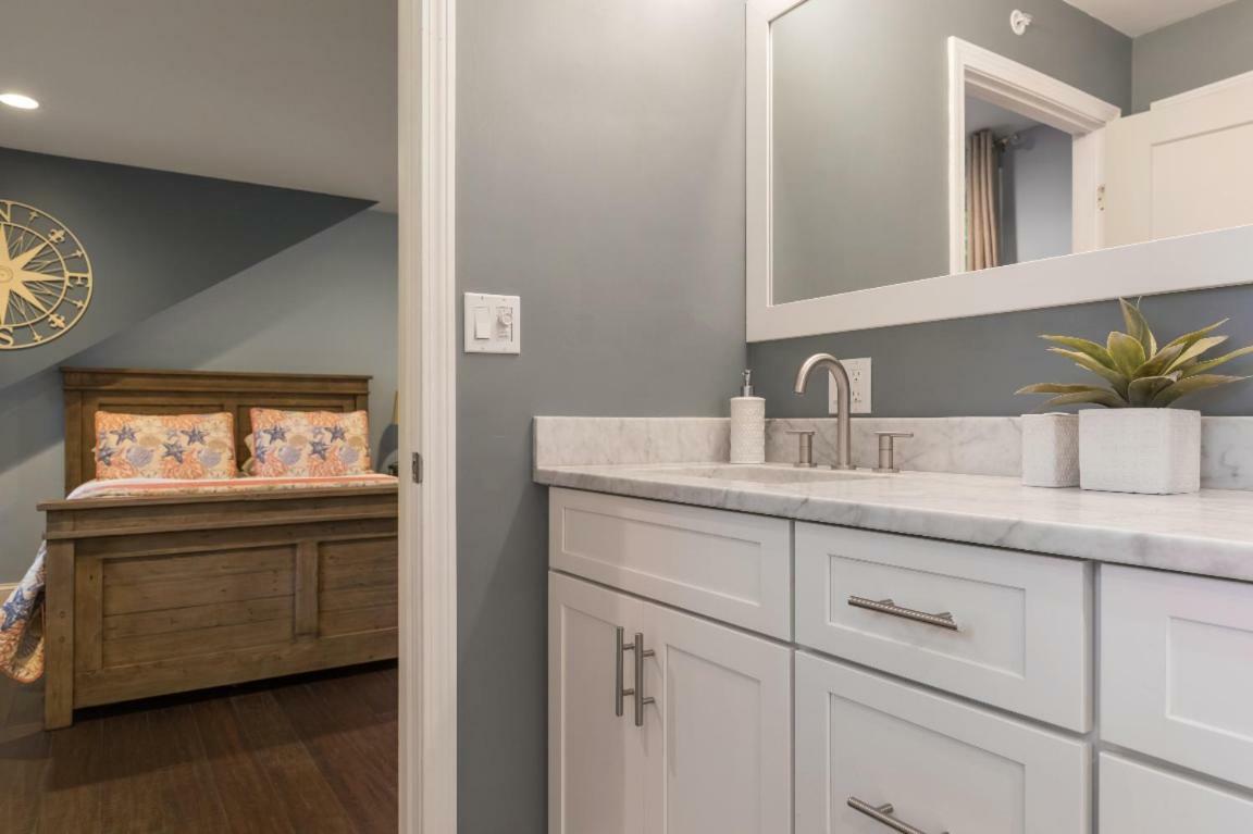 Luxury * Marblehead