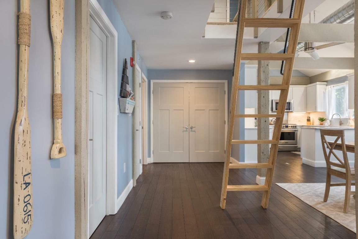 Luxury Apartment Marblehead